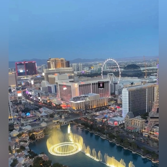 Meet your Posher, Farah - Picture 1 of 1